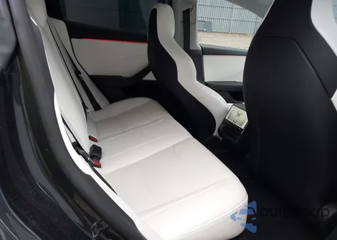 2024 Tesla Model 3 Performance All-Wheel Drive z USA, uszkodzony, nr VIN 5YJ3E1ET8RF871587